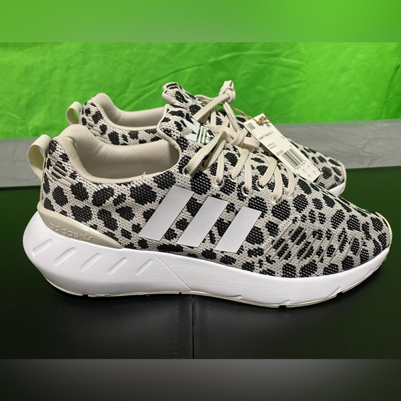 Women’s adidas swift run 22 polka dot size 7 youth women size 9 *BRAND NEW* - Picture 2 of 7